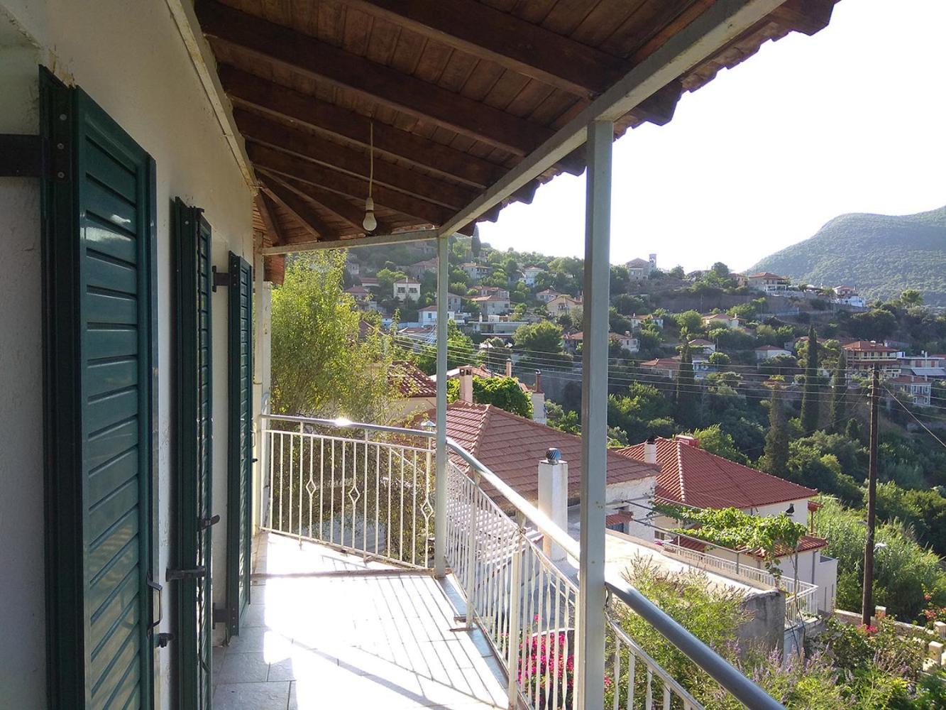 Vintage House With A Fantastic View Apartment Mavrommation Exterior photo
