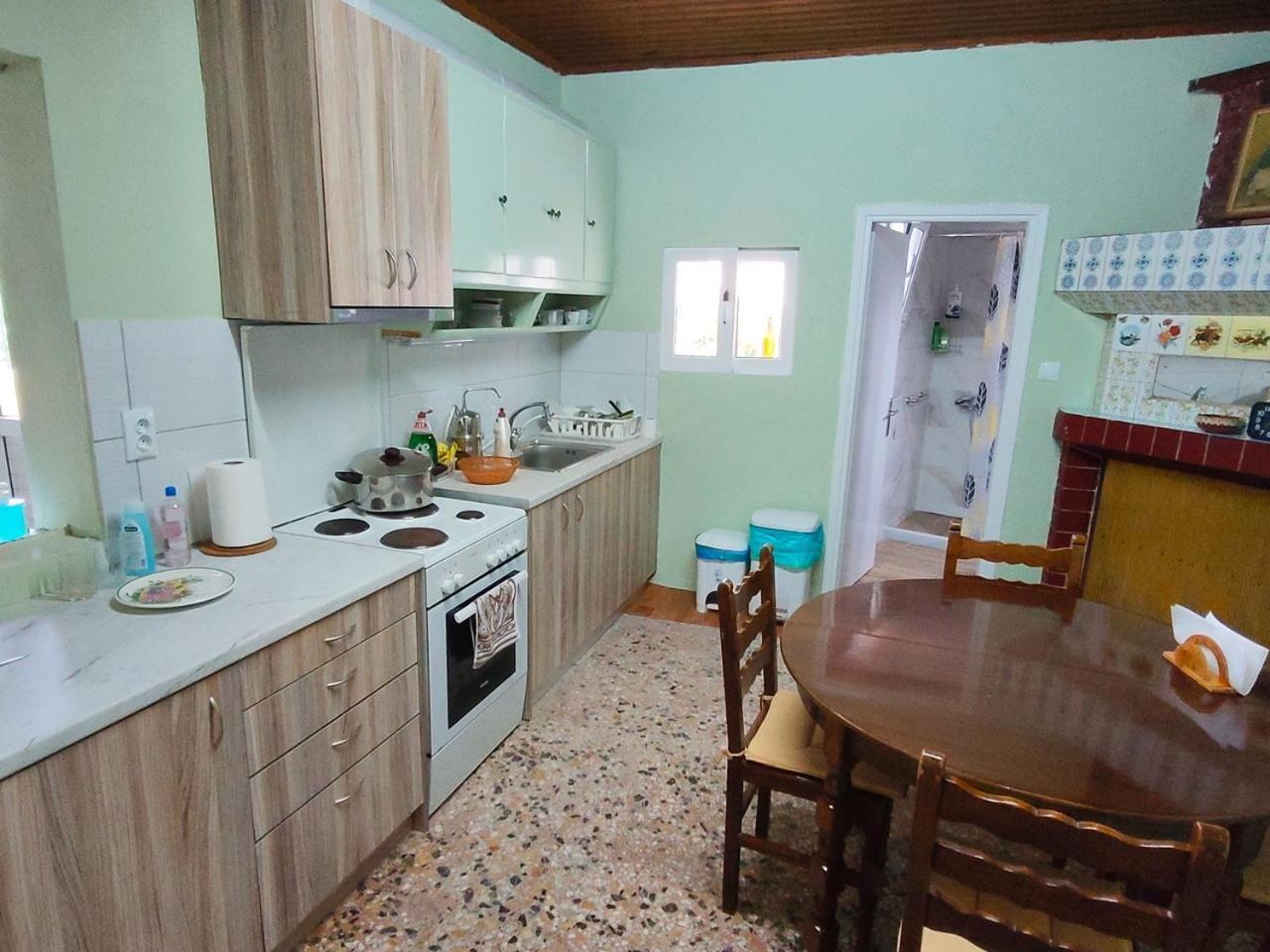 Vintage House With A Fantastic View Apartment Mavrommation Exterior photo
